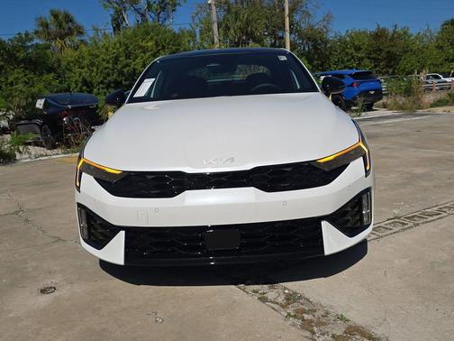 Snow White Pearl 2026 Kia K5 GT-Line
