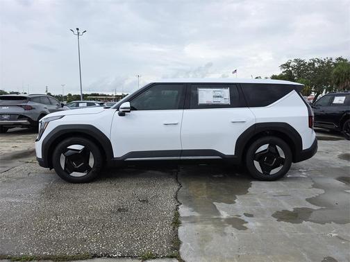 2026 Kia EV9 Light Long Range
