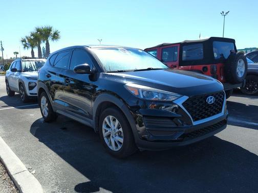 Black Noir Pearl 2020 Hyundai TUCSON SE