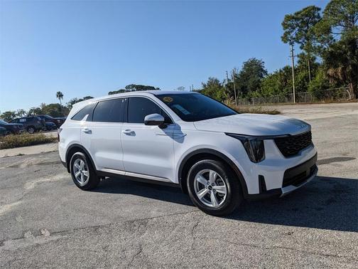 2025 Kia Sorento LX
