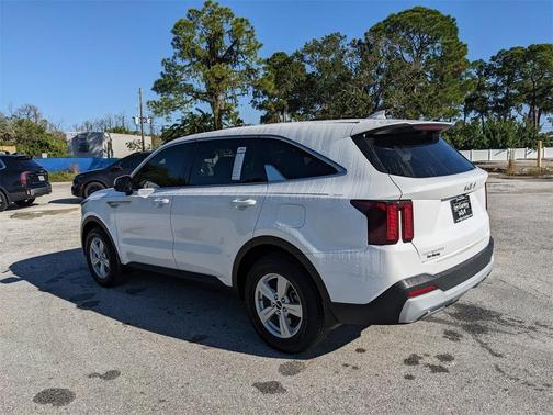 2025 Kia Sorento LX