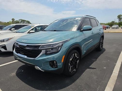 Blue 2024 Kia Seltos SX