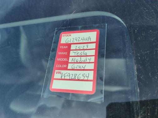 Midnight Silver Metallic 2023 Tesla Model Y Long Range