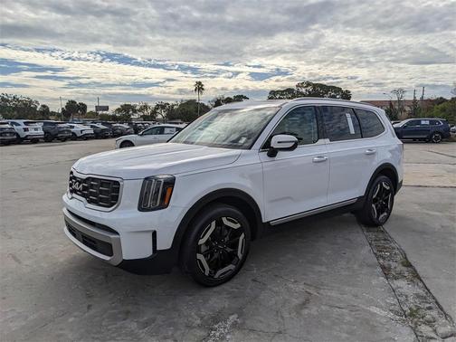 2023 Kia Telluride S