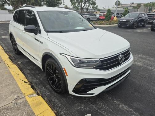 2022 Volkswagen Tiguan 2.0T SE R-Line Black