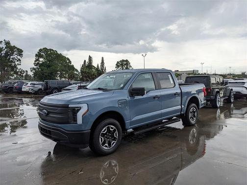 2023 Ford F-150 Lightning Pro
