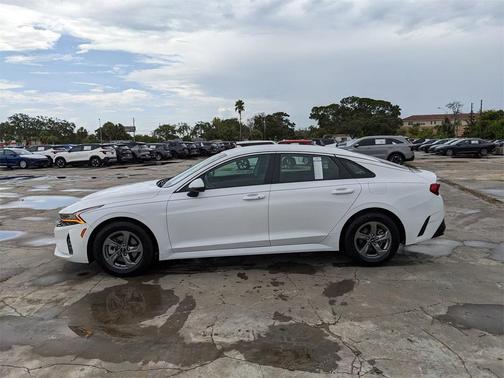 2023 Kia K5 LXS