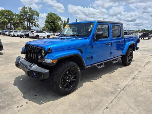 2022 Jeep Gladiator Sport