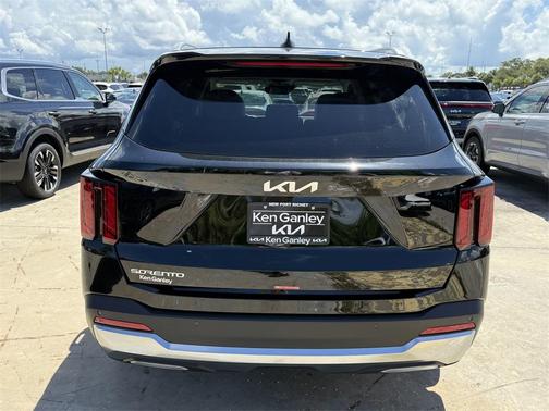 2025 Kia Sorento S