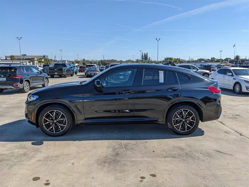 2025 BMW X4 xDrive30i
