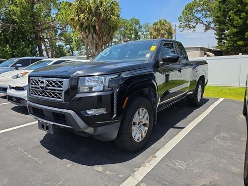 Black 2022 Nissan Frontier SV