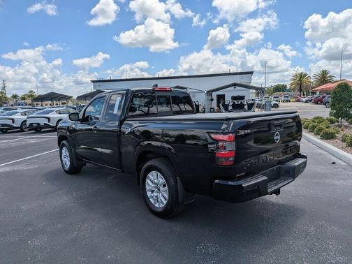 Black 2022 Nissan Frontier SV