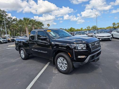 Black 2022 Nissan Frontier SV