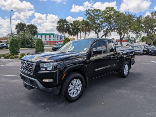 Black 2022 Nissan Frontier SV
