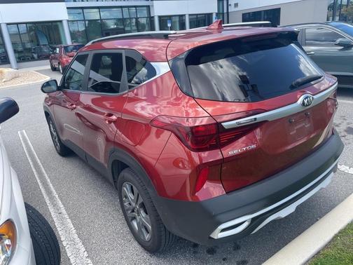 2021 Kia Seltos S