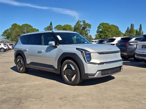 2026 Kia EV9 Light Short Range