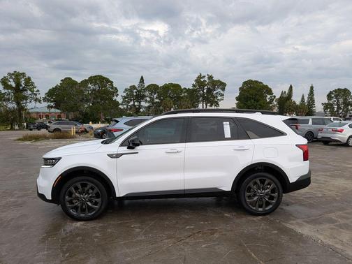 Glacial White Pearl 2022 Kia Sorento SX Prestige