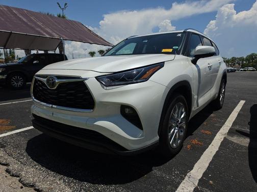 Blizzard Pearl 2021 Toyota Highlander Limited