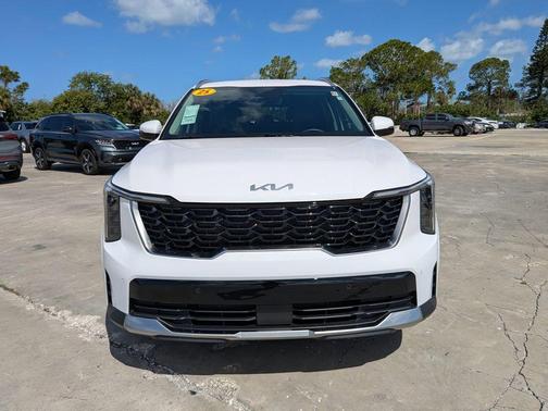 Glacial White Pearl 2025 Kia Sorento S