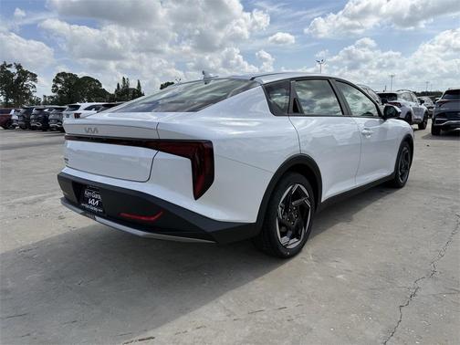 2025 Kia K4 EX