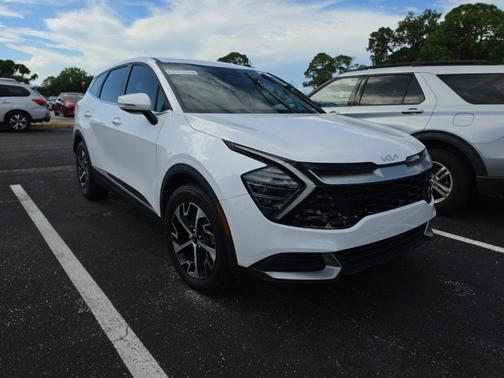 Glacial White Pearl 2024 Kia Sportage EX
