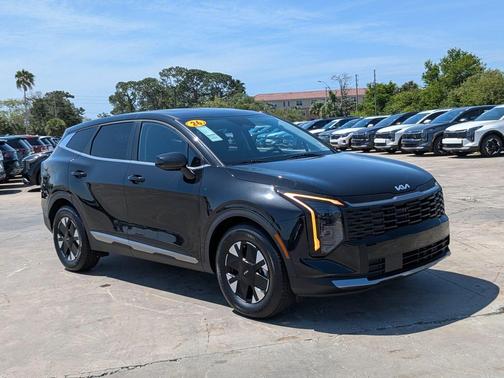 Black 2026 Kia Sportage Hybrid LX