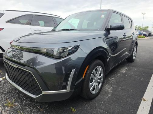 Gravity Gray 2023 Kia Soul LX