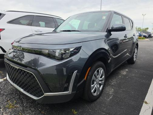 Gravity Gray 2023 Kia Soul LX