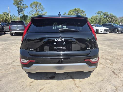 2024 Kia Niro SX Touring