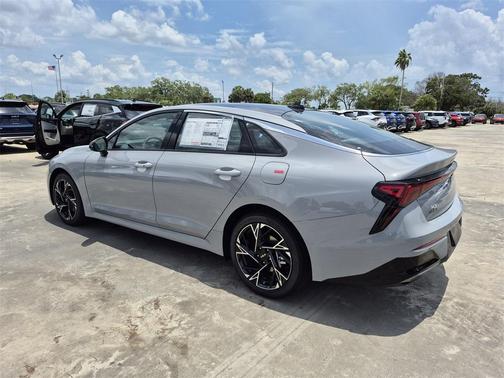 2025 Kia K5 GT-Line