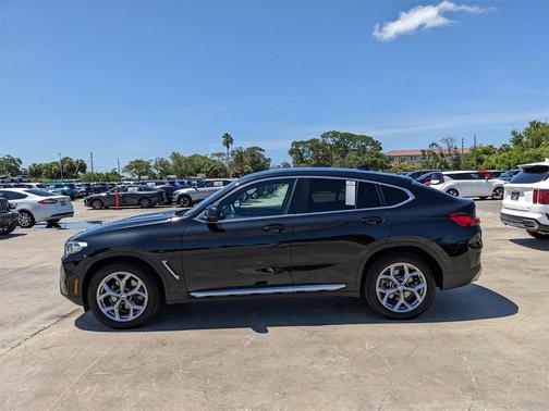 2024 BMW X4 xDrive30i