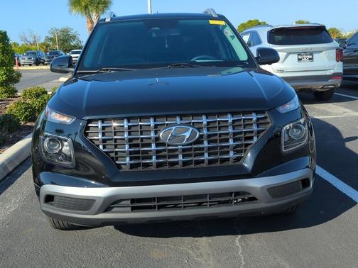 2024 Hyundai VENUE SEL