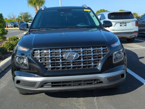 2024 Hyundai VENUE SEL