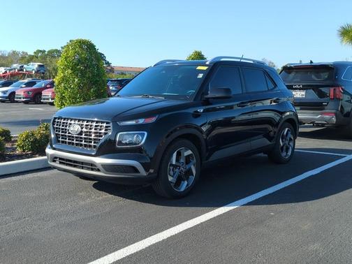 2024 Hyundai VENUE SEL