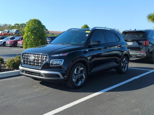 2024 Hyundai VENUE SEL