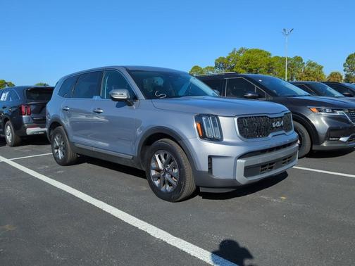 2023 Kia Telluride LX