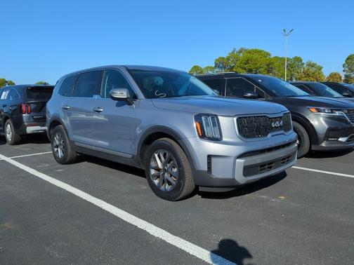 2023 Kia Telluride LX