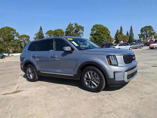 2023 Kia Telluride LX