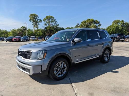 2023 Kia Telluride LX