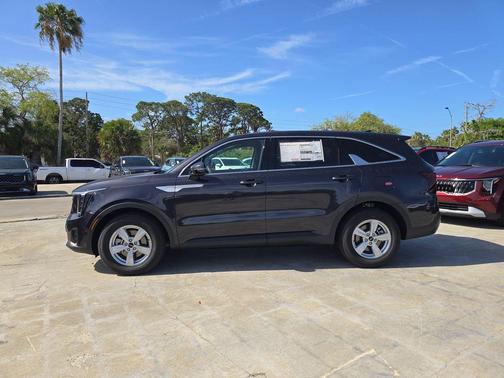 Metal 2026 Kia Sorento LX