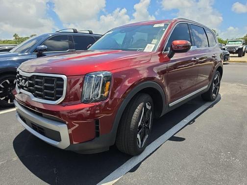 Red 2023 Kia Telluride S