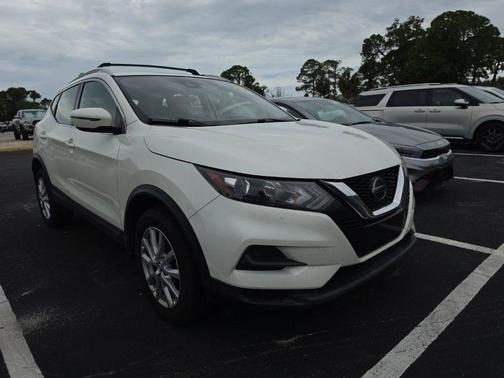 White 2020 Nissan Rogue Sport SV