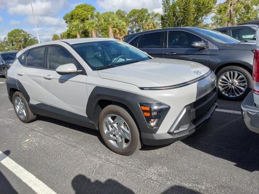 2024 Hyundai KONA SE