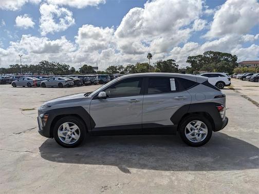 2024 Hyundai KONA SE