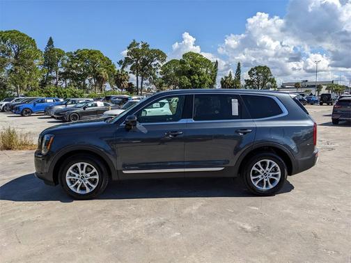 2022 Kia Telluride LX