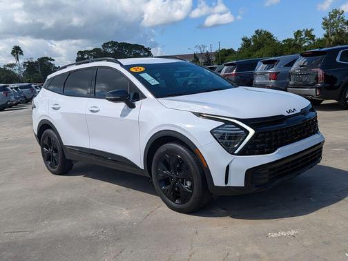 Glacial White Pearl 2025 Kia Sportage X-Line
