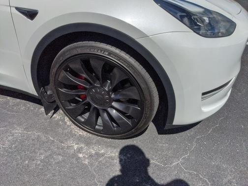 2023 Tesla Model Y Performance
