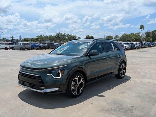 Green 2025 Kia Niro EX Touring
