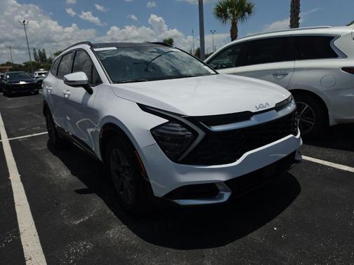 Glacial White Pearl 2025 Kia Sportage SX