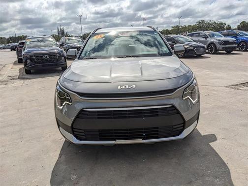 2025 Kia Niro LX